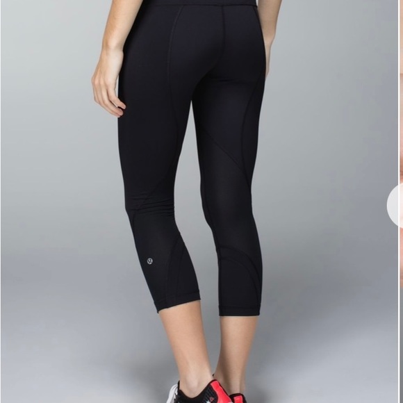 Lululemon Inspire Crop II *Luxtreme in Black size 8 - Picture 10 of 10